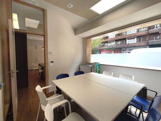 Local comercial en alquiler en Txagorritxu - El Pilar en Vitoria-Gasteiz