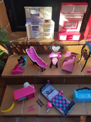 Lote Monster High y Barbie