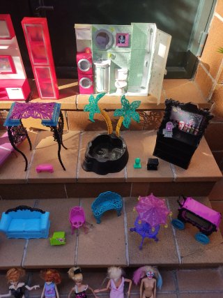 Lote Monster High y Barbie