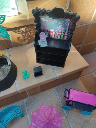 Lote Monster High y Barbie
