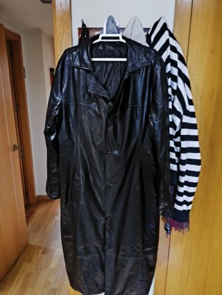 Chaqueta larga cuero sintético