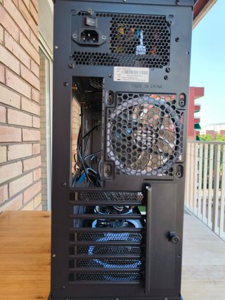 Kit Caja PC SharkoonRGB + Fuente Gigabyte P650B