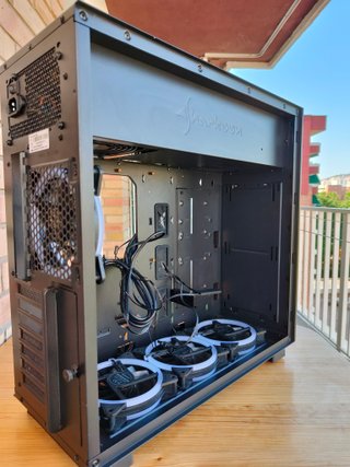 Kit Caja PC SharkoonRGB + Fuente Gigabyte P650B