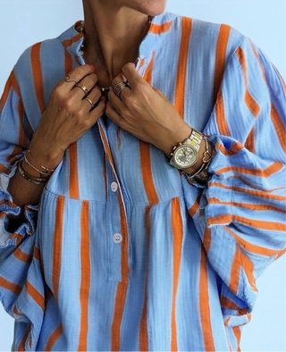 Blusa de rayas azul y naranja