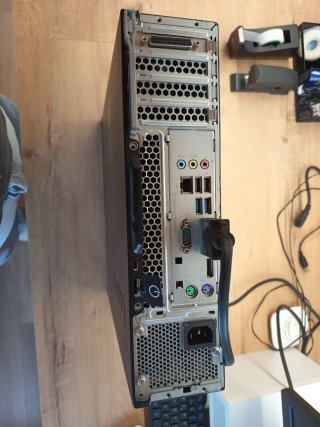 Ordenador de sobremesa Lenovo ThinkCentre Negra