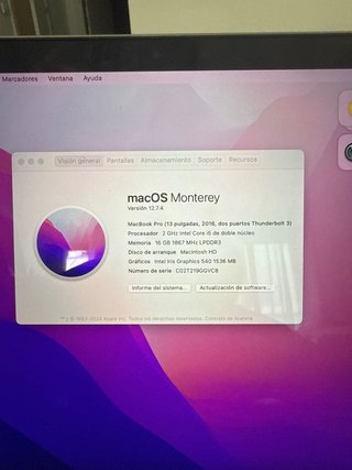 MacBook Pro 13 - 2016 se entrega con accesorios