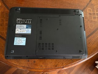 Laptop ASUS X52J 15.6 con alimentatore