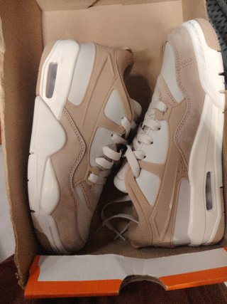 Nike Court Vision Mid Talla 40 tengo 5