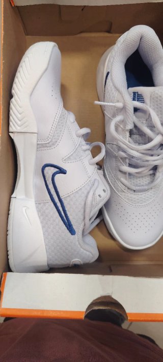 Nike Court Vision Mid Talla 40 tengo 5