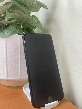 Apple iPhone SE [2022] 5G -107836-