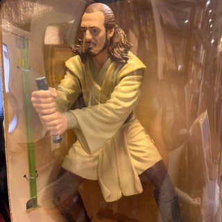 Figura Qui-Gon Jinn Star Wars Mega Collectible Ep1