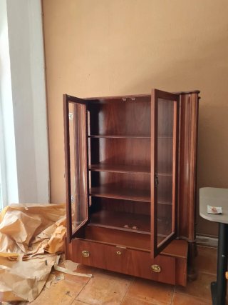 Mueble vitrina antiguo madera y cristal
