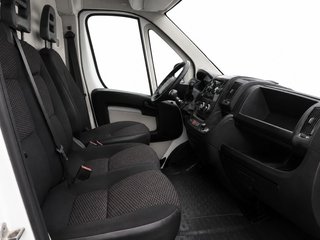 Peugeot Boxer Furgón 333 L2H1 2.2 BlueHDi 140 4p