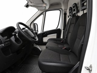Peugeot Boxer Furgón 333 L2H1 2.2 BlueHDi 140 4p