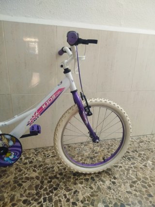 Bicicleta infantil 20 blanca y morada