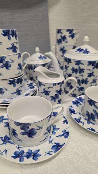 Juego de té Vista Alegre de porcelana floral azul