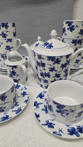 Juego de té Vista Alegre de porcelana floral azul