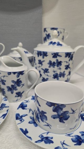 Juego de té Vista Alegre de porcelana floral azul
