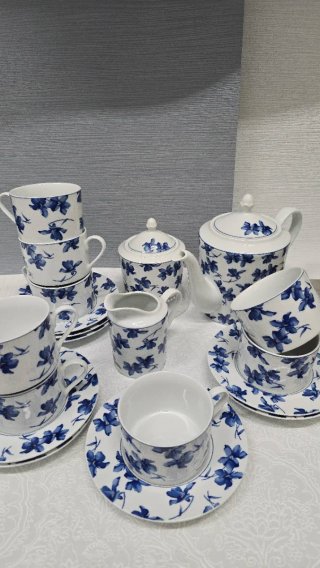 Juego de té Vista Alegre de porcelana floral azul