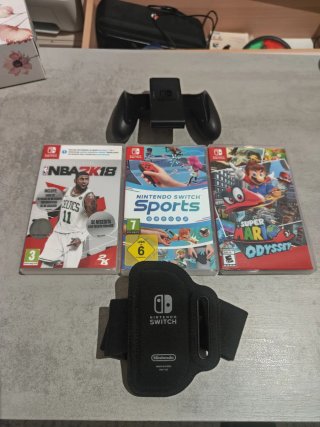 Nintendo Switch: consola, 3 juegos, maletín..