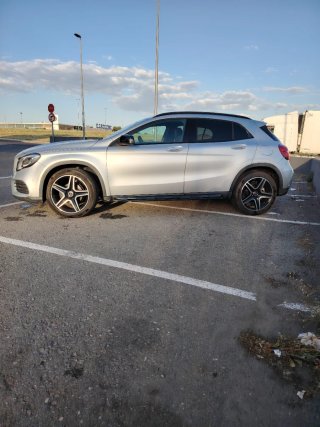 Mercedes-Benz GLA 200d AMG line 2019
