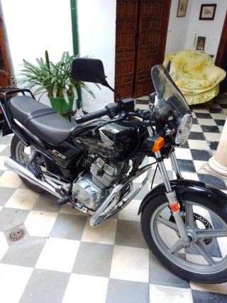 Honda CB Twister 250cc Negra