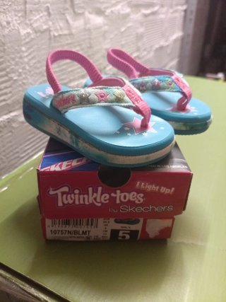 Sandalias niña Skechers Twinkle Toes Talla 20.5.