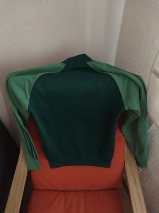Chaqueta Adidas, en perfecto estado