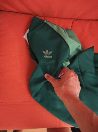Chaqueta Adidas, en perfecto estado