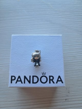 Pandora Charm Niña Graduada Plata