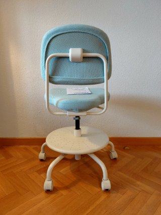 Silla infantil IKEA VIMUND azul claro