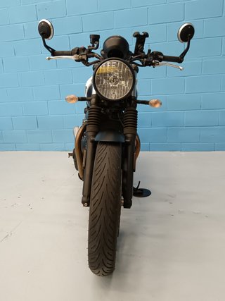 Triumph Speed Twin 900 Negra y Blanca