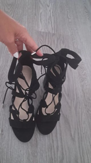Sandalias BSK negras atadas talla 38