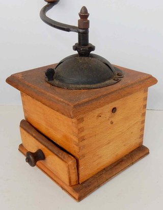 Molinillo de café antiguo