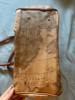 Bolso con mapa del mundo