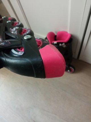Patines en línea T. 32-35 negros y rosas