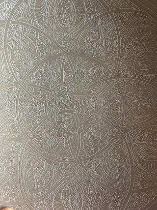 Plato decorativo de metal