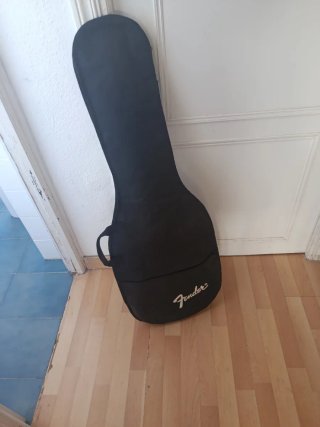 Guitarra Fender Squier + Amplificador Frontman