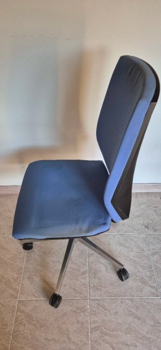 Silla de oficina Offiprix giratoria y ergonómica