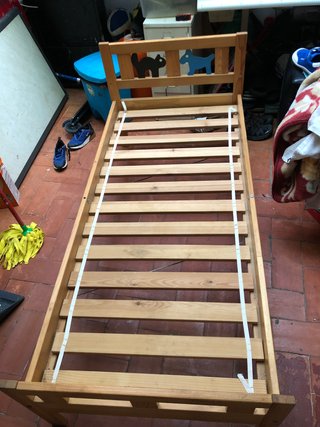Cama infantil de madera