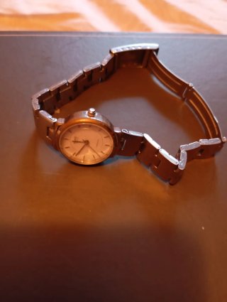 Reloj Casio Cuadrado Dorado y Plateado
