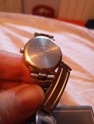 Reloj Casio Cuadrado Dorado y Plateado