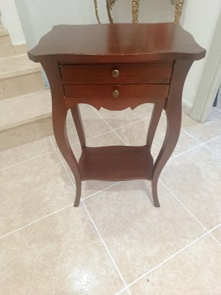 Mesita auxiliar de madera