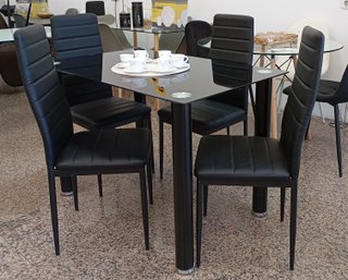Mesa ̈ comedor + ̈4· sillas, Cómodas. !En Oferta¡