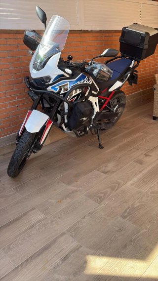 Honda Africa Twin Adventure Moto