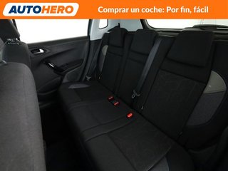 Peugeot 2008 1.2 PureTech Signature