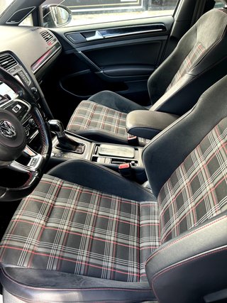 Volkswagen Golf GTI Performance 2.0 TSI 230CV DSG BMT