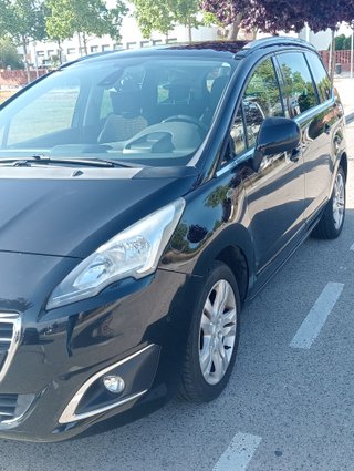 Peugeot 5008 HDI  150 CV. 7 plazas.