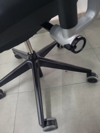 Silla de oficina Steelcase Please 2 Negra (NUEVO)
