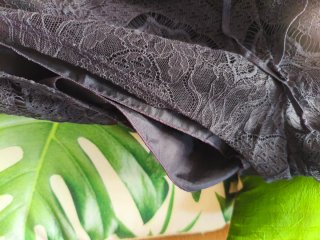 Pantalón corto negro encaje mujer.